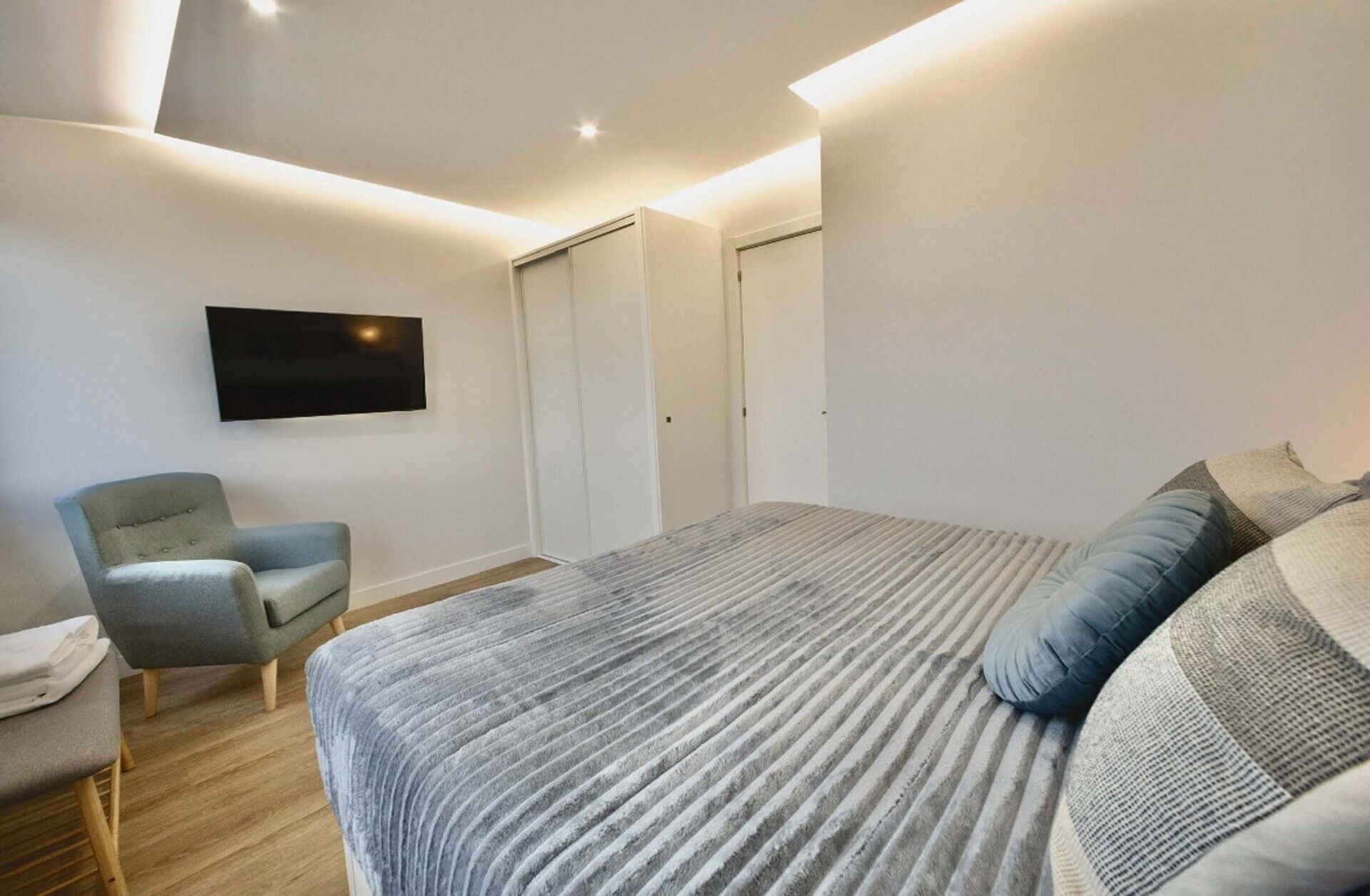 2 bedrooms, iron/ironing board