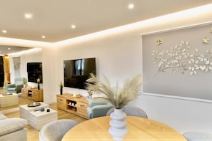 Dining - Lucus Patio by Lugo Collection (Lugo)