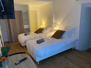 1 bedroom, WiFi, bed sheets