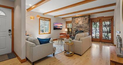 Lake Tahoe Creekside Retreat - Walk to Beach