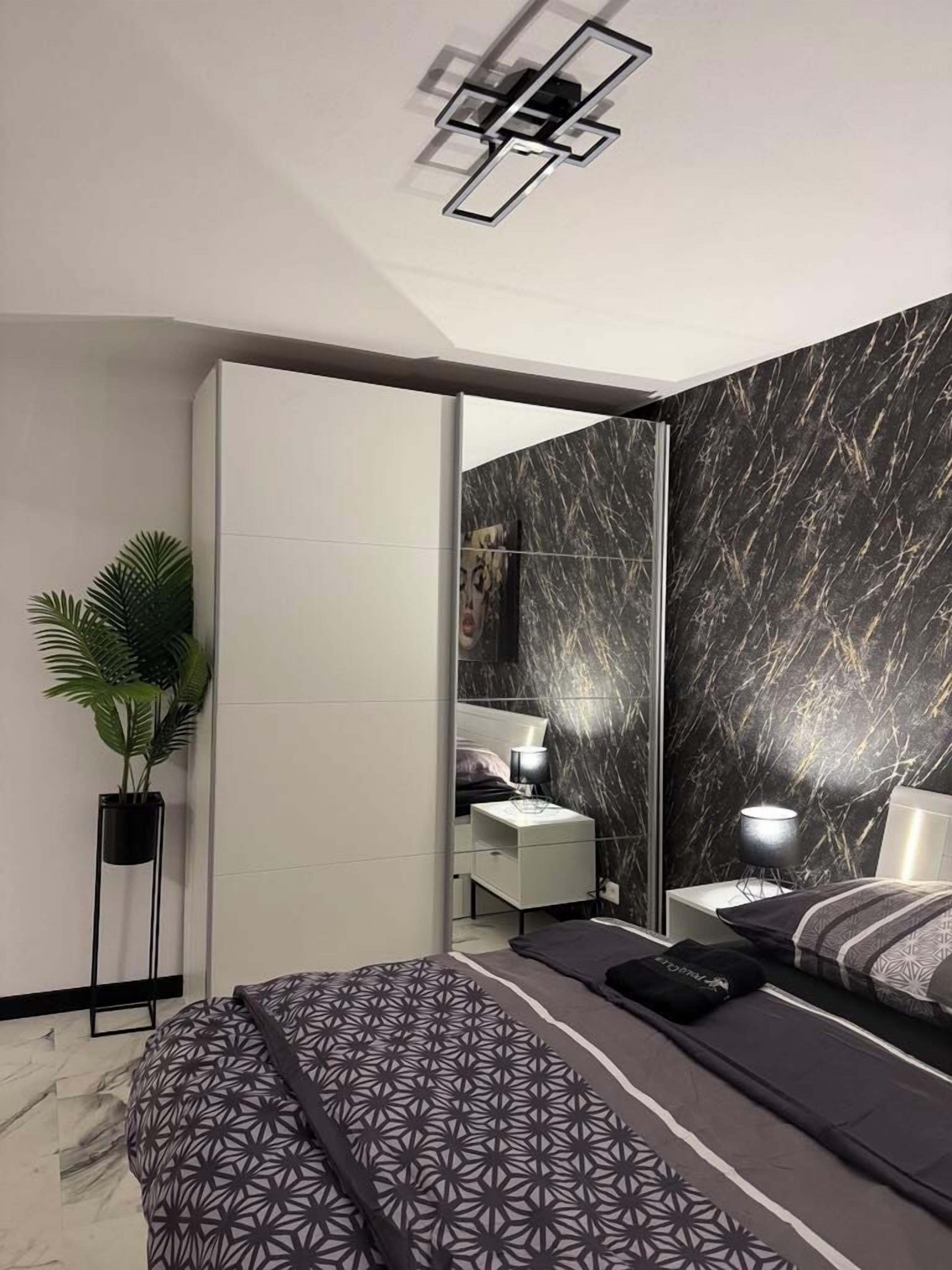 2 habitaciones, tabla de planchar con plancha, wifi y ropa de cama 