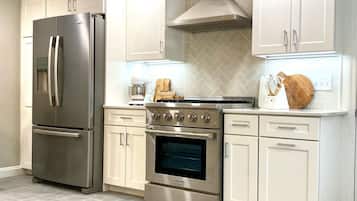 MikrovÄgsugn, ugn, spishÀll och diskmaskin