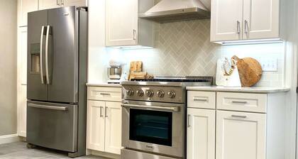 Skaneateles Retreat, 1875 Charm- 3 bedrooms 2025 remodel. Walk to the brewery!