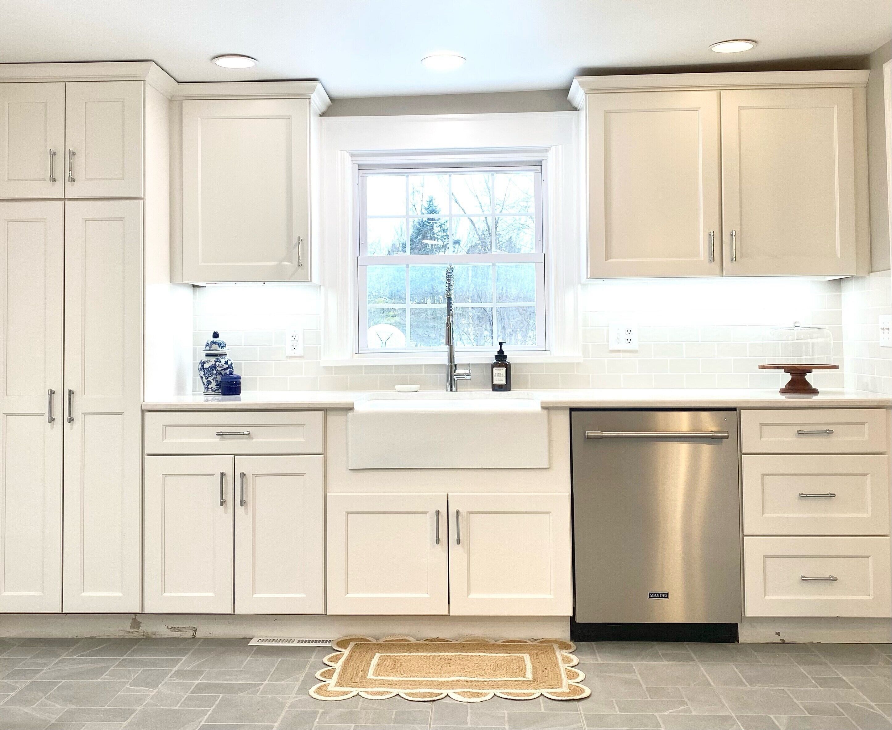 Micro-ondes, four, plaque de cuisson, lave-vaisselle