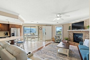 智能电视、壁炉