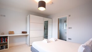 4 habitaciones, tabla de planchar con plancha y wifi gratis