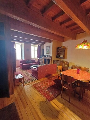 Apartment with fireplace near the Vauban City