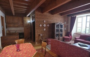 TV - Apartment with fireplace near the Vauban City (Briançon)
