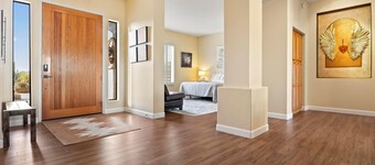 Spacious 4-bedroom house in charming Cave Creek with WiFi, AC
