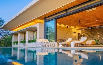 Casa Lagom, Luxurious Oasis with Infinity Pool!