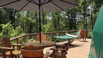The Ambassador Dome | Teras/patio