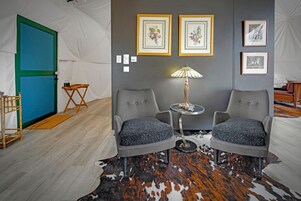 Chimenea, piso con calefacción