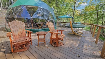 The Mountain View Dome | Terrace/patio