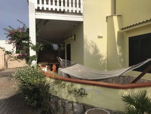 Property grounds - Lovely three-room apartment 5/6 people with two bathrooms - ground floor - Baia Molinella (Defensola)