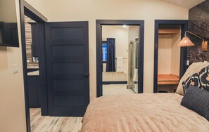 1 habitación, escritorio, tabla de planchar con plancha y wifi gratis 