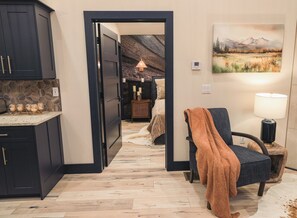 1 habitación, escritorio, tabla de planchar con plancha y wifi gratis 