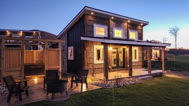 Exterior - Cabin 15 One Bed Modern Luxury w Hot Tub (Davis)