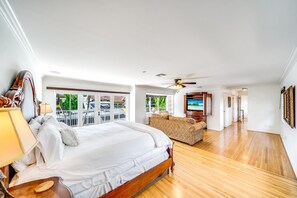 4 室のベッドルーム、アイロン / アイロン台、旅行用ベビーベッド、WiFi (無料)