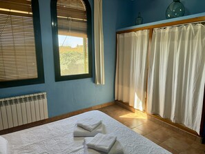 2 chambres, fer et planche à repasser, lit parapluie, Wi-Fi