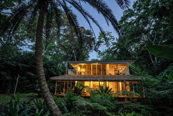 Bagian depan properti