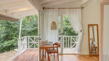 Villa Deluxe, 2 habitaciones, frente al mar | Área de sala de estar
