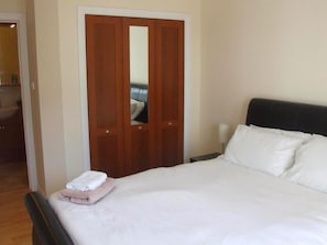 1 habitación, wifi gratis y ropa de cama