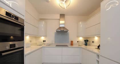 Essex Luxury Retreat With 6 Bedrooms