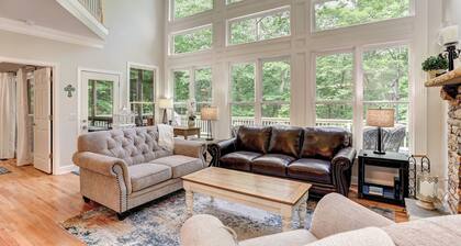 Modern Mountain Retreat, Big Canoe, Views, Hot Tub, Game Room, Pet friendly