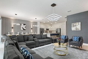 Téléviseur connecté, table de baby-foot