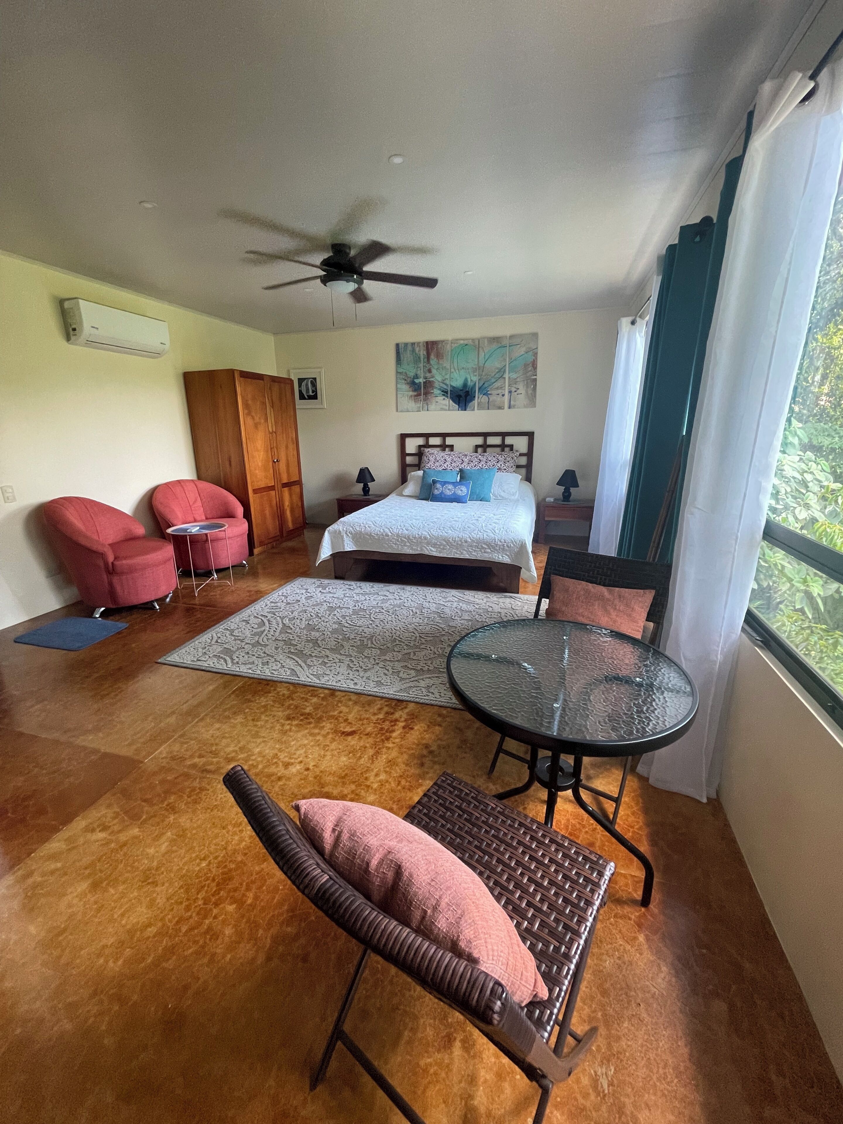 Suite estudio Confort, vistas al jardín | Ropa de cama de alta calidad, caja fuerte, decoración individual