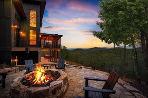 Terrace/patio - Blue Ridge Pines | Hot Tub, Fire Pit & Mountain View (Blue Ridge)