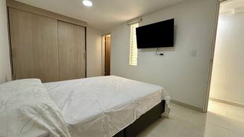 2 camere, una scrivania, ferro/asse da stiro, Wi-Fi gratuito