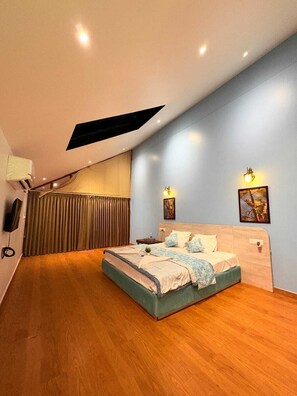 Design Room, Mountain View | Bathroom | Shower, towels, soap, shampoo - Chardara Agro Tourism (Jaoli)