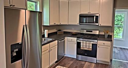 Beautiful Updated Home near Great Lakes Naval Base