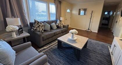 Charming 3 bed 1 story Home near Naval Base!