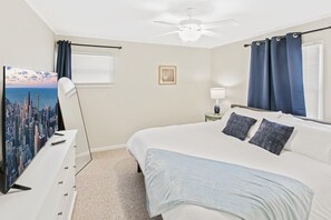 3 bedrooms, desk, iron/ironing board, travel cot