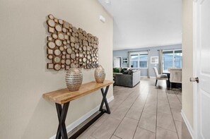 Interior - 6 Bedrooms / 6 Bathrooms / Storey Lake (4633TB) (Kissimmee)