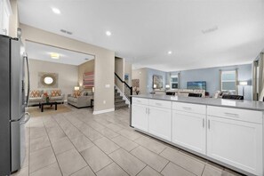 Interior - 6 Bedrooms/ 6 Bathrooms/ Storey Lake (4633 TB) (Kissimmee)
