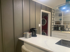 Interior - 3-bedroom house in Hurst with WiFi, AC (Hurst)