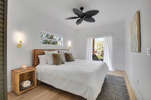 2 bedrooms, desk, WiFi, bed sheets