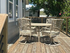 تناول الطعام بالخارج