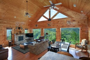 Smart-tv, pejs, bordfodbold