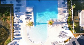 Linkside Pool