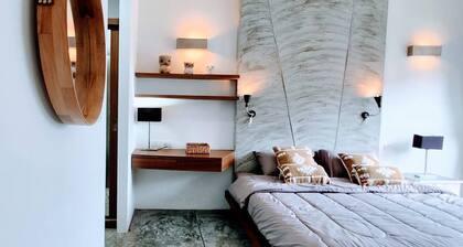 Stylish Sea-View Apartment Suite in Prime Location