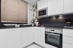 Private kitchen - Aurelia | pool - garden - gym (Fuengirola)