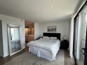 2 bedrooms, desk, iron/ironing board, WiFi