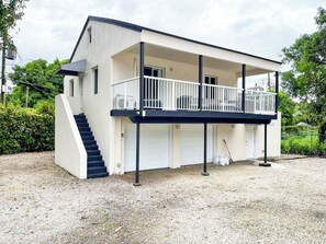 Exterior - Coral Gables Apartment (Coral Gables)