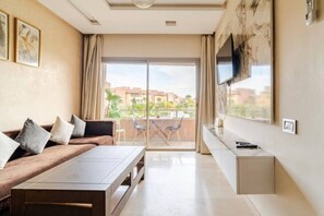 TV - Prestigia Golf, Atlas & Pool View Apartment (Marrakesh)