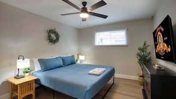 3 bedrooms, in-room safe, iron/ironing board, travel crib