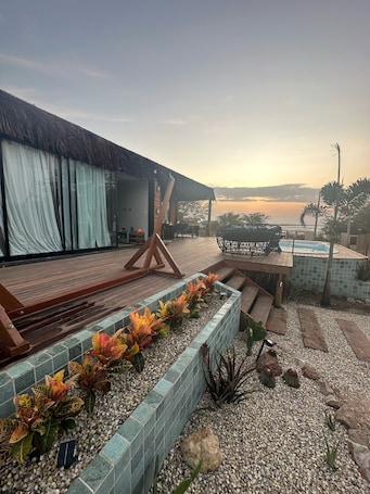 Terrace/patio. Beach house with pool at Point do Kitesurf 200km from Natal!